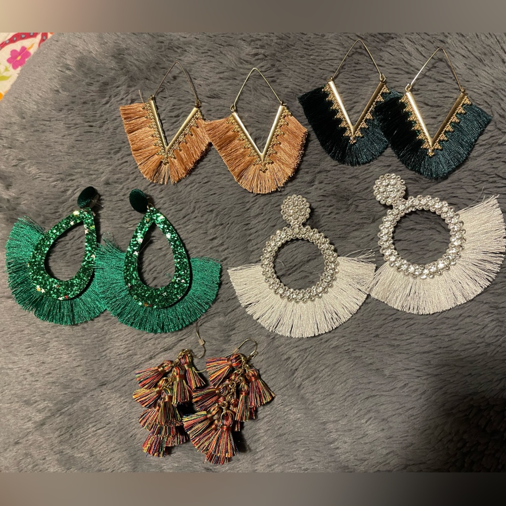 Costume jewelry lot